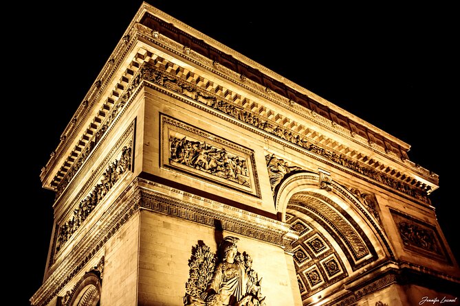 Paris by Night Tootbus Tour - Audio commentary: helpful when it matches, annoying when it drifts