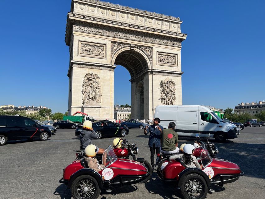 Paris by sidecar 1HR Tour - Pont de Bir-Hakheim start: getting oriented right away