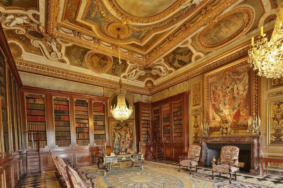 Paris: Candlelit Dinner at Vaux-le-Vicomte by Limousine - Gardens after sunset: 2,000 candles and the famous optical trick