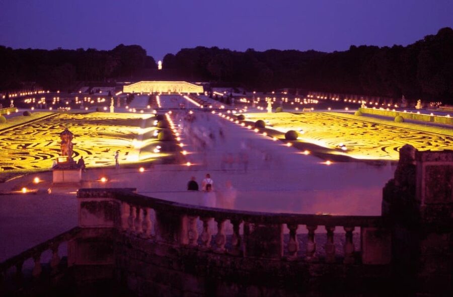 Paris: Candlelit Dinner at Vaux-le-Vicomte by Limousine - Who this experience is best for
