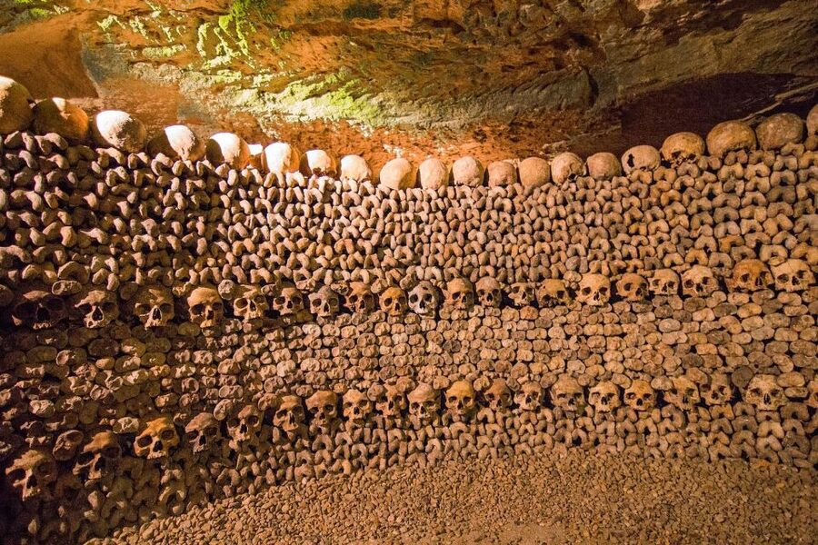 Paris: Catacombs Entry & Seine River Cruise with Audio Guide - The audio guide: your best friend underground