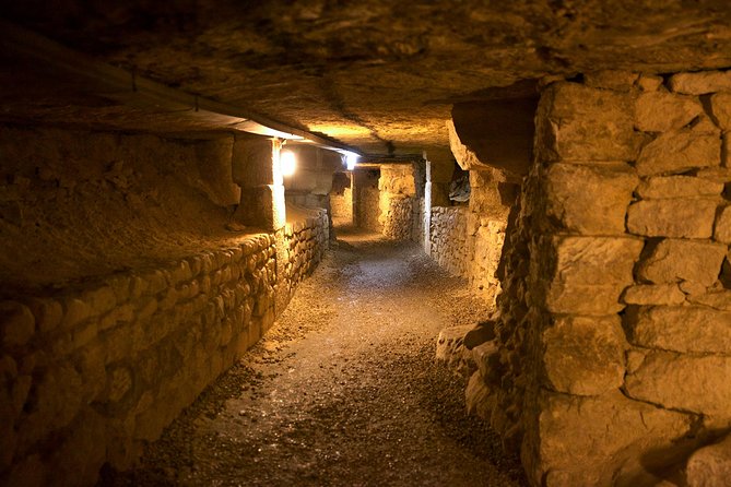 Paris Catacombs Tour - Entering The Catacombs Fast, At the Right Pace