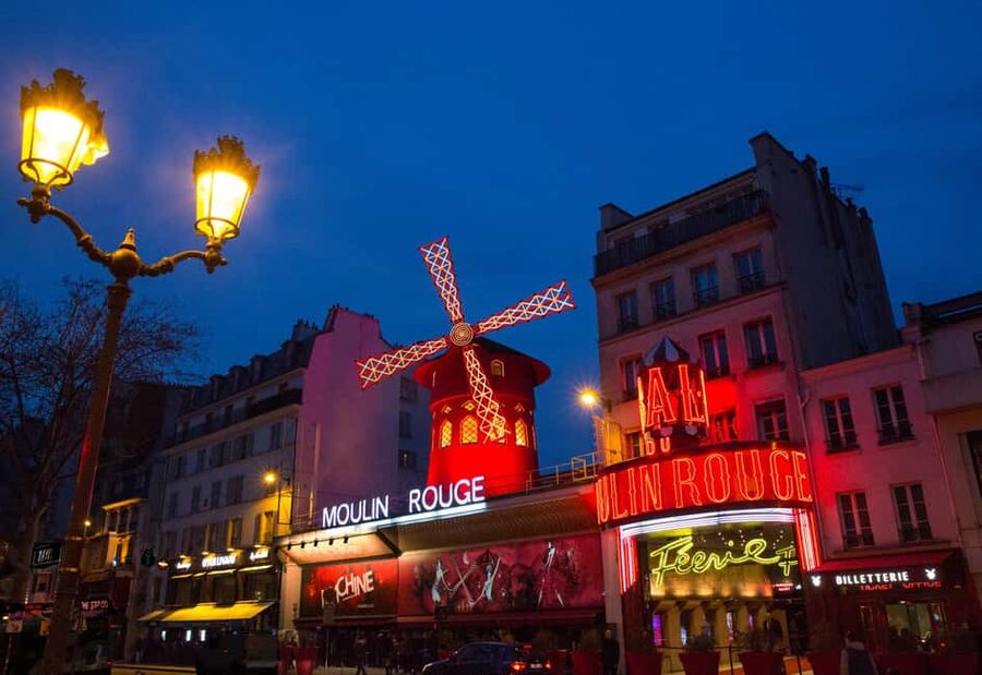 Paris: Champagne at the Moulin Rouge & Seine River Cruise - Meeting at Moulin Rouge: Where You Go, What You Wear, and How Not to Lose Time