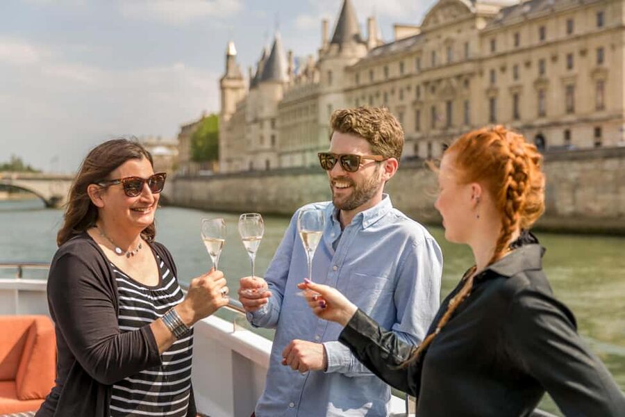 Paris: Champagne Tasting Cruise Departure from Eiffel Tower - What you taste: Brut, Extra-Brut, and Rosé, plus label reading
