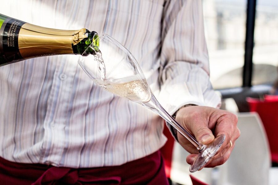 Paris: Champagne Tasting Cruise Departure from Eiffel Tower - My take: should you book this Champagne cruise from the Eiffel Tower area?