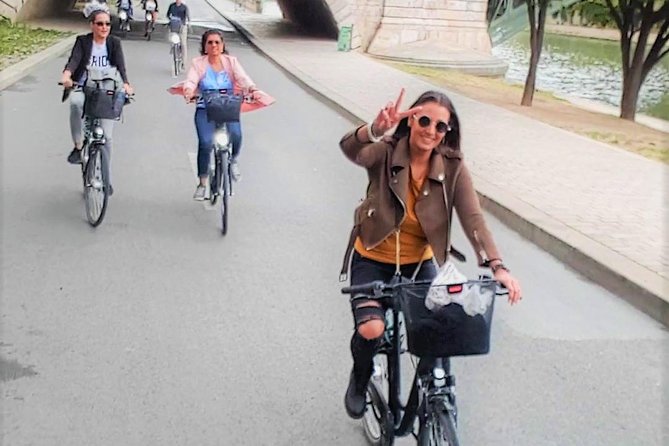 Paris: Charming Nooks and Crannies Bike Tour - Where the tour starts, and how to actually find it