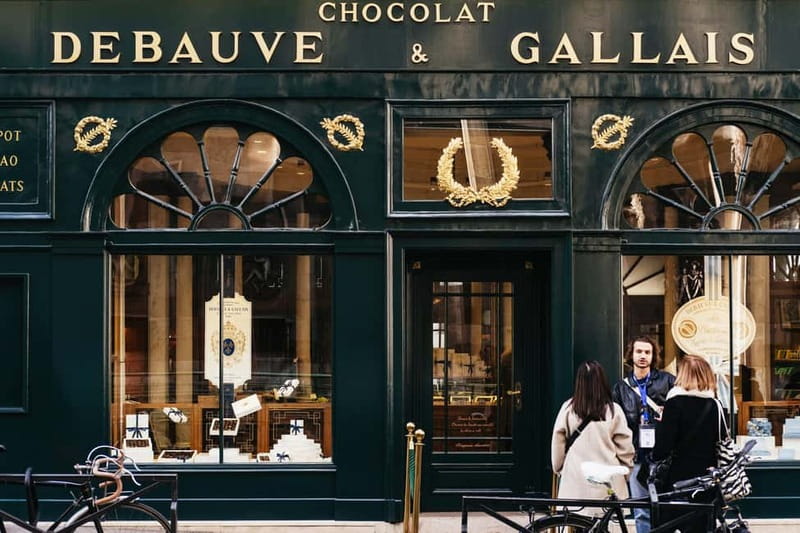 Paris: Chocolate & Patisserie Walking Tour with Tastings - Café de Flore macarons and your included hot drink reset