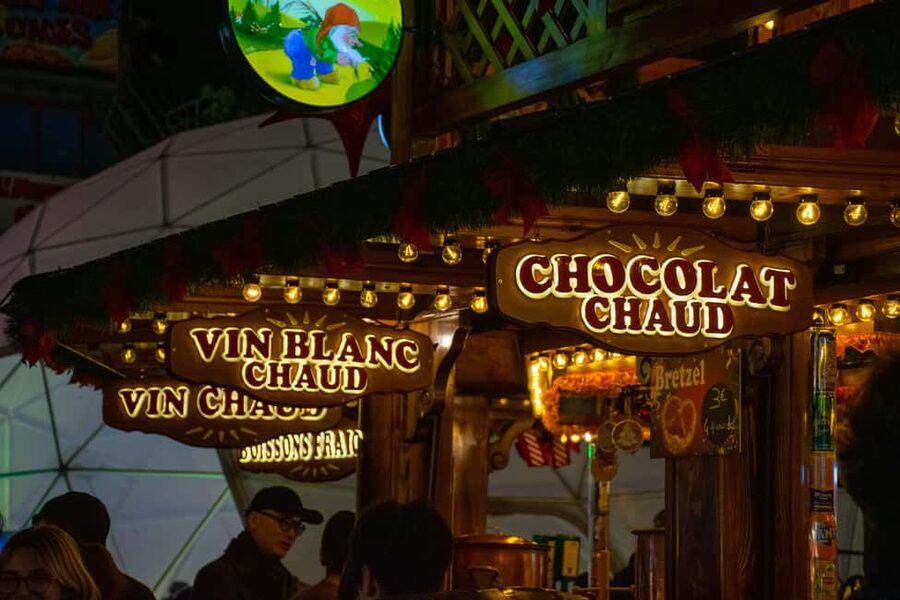Paris Christmas Lights Walking Tour with Local Guide - Price, pacing, and who this tour fits best