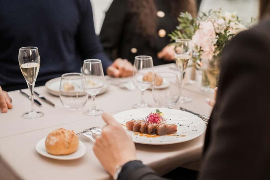 Paris : Christmas Special Lunch Cruise on the Seine River - Key highlights worth planning for