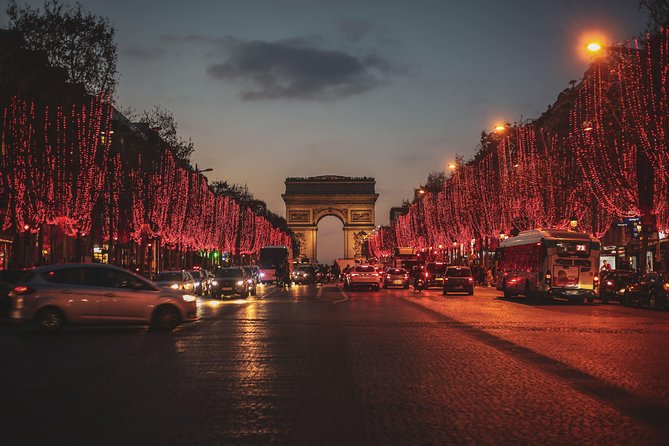 Paris Christmas Tour with a Local Guide: Custom & Private - Starting at Hôtel de Ville, then easing into Le Marais