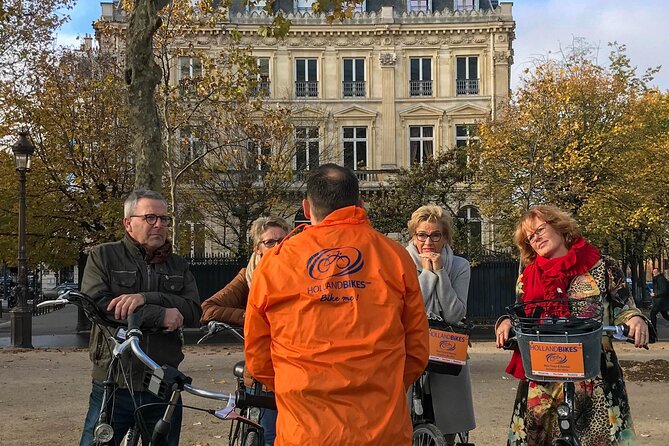 Paris: City Bike Tour on a Dutch Bike - Louvre area without museum overload, plus Hôtel de Ville and Notre-Dame vibes