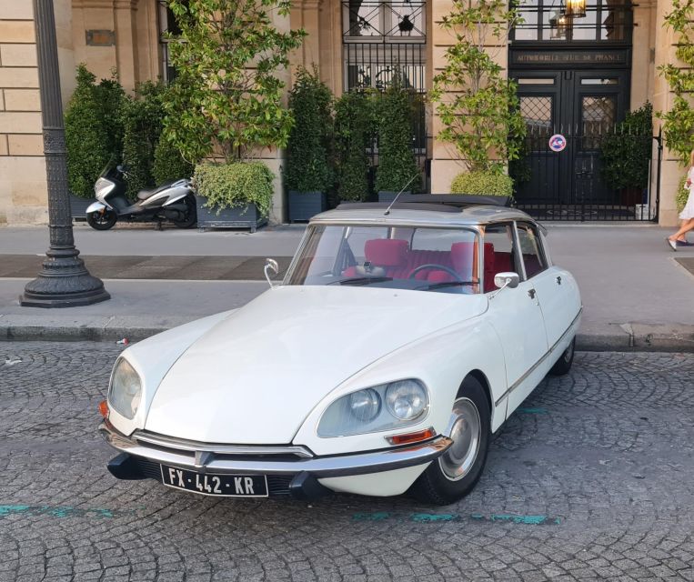 Paris: City Discovery Tour by Vintage Citroën DS Car - Arc de Triomphe and Eiffel Tower, with the right kind of pause