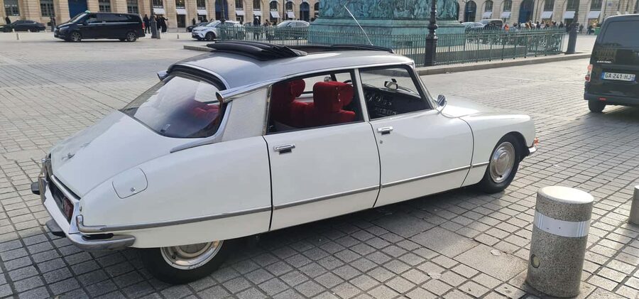Paris: City Discovery Tour by Vintage Citroën DS Car - Roof open comfort, and why weather changes everything