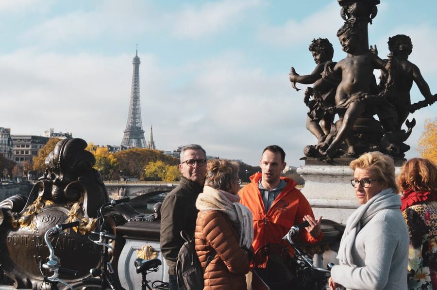 Paris: City Highlights Bike Tour - Place de la Concorde and Champs-Élysées: Big Views, Simple Angles
