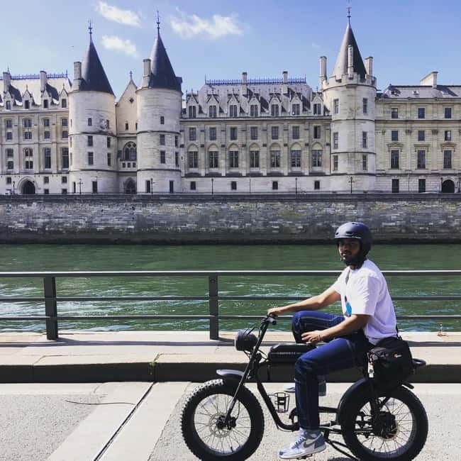 Paris: City Highlights Private Electric Bike Tour with video - Price and value for $83 per person, plus what that includes