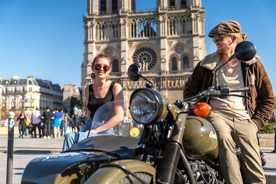 Paris: City Highlights Tour by Vintage Sidecar - Safety, helmets, and how you stay comfortable on Paris roads