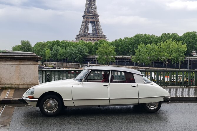 Paris City Tour 1h00 Citroën DS Vintage with Open Roof - Comfort in a vintage car, plus what the reviews emphasize