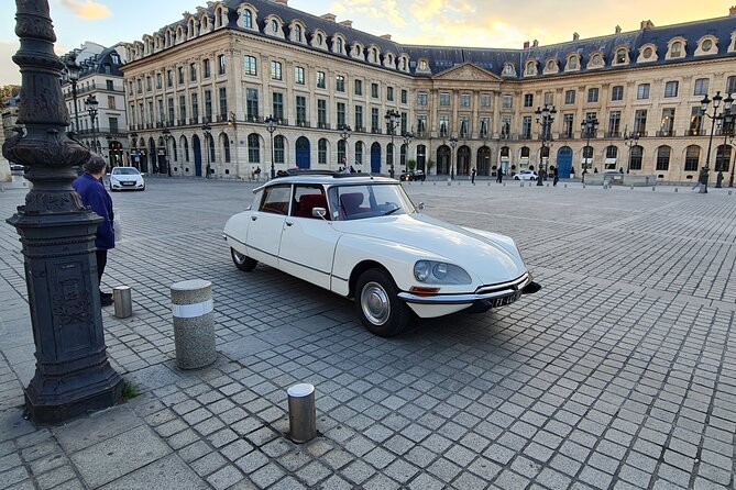 Paris City Tour 3h00 Citroën DS Vintage with Open Roof - Open roof comfort, photo angles, and timing