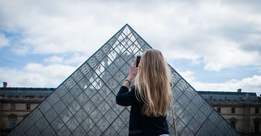 Paris: City Tour with Louvre Tickets & Cider with a Crepe - The crêperie stop: what you get, and when it’s worth it