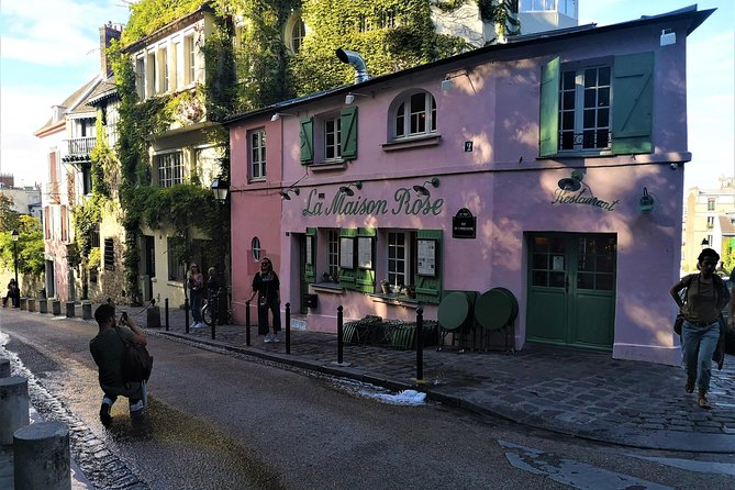 Paris city tour with private guide - A 3-hour private walk beats the big-bus approach
