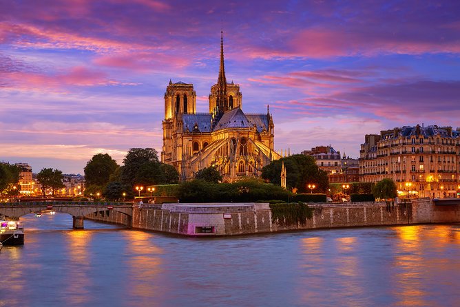 Paris city tour with private guide - Montmartre and Sacred-Heart: viewpoints and atmosphere without guesswork
