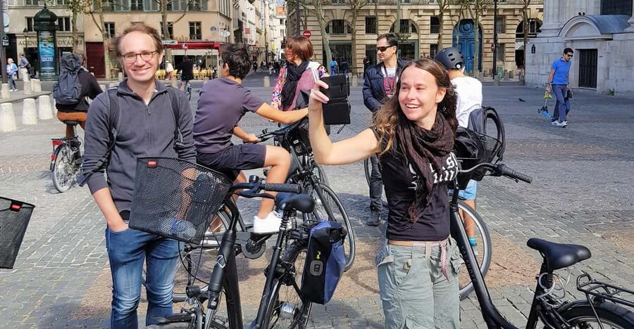 Paris: City Treasures Bike Tour - Rolling from Hôtel de Ville toward Île Saint-Louis and Île de la Cité