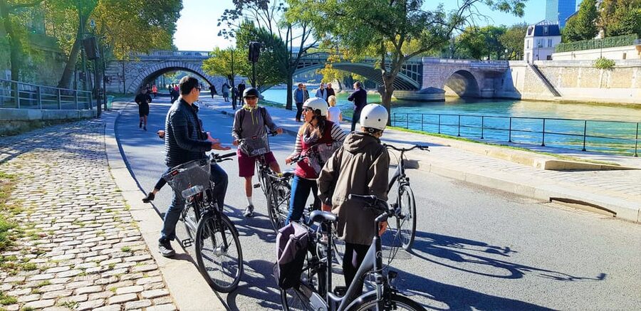 Paris: City Treasures Bike Tour - Notre Dame and the Latin Quarter: history you can track by bike speed