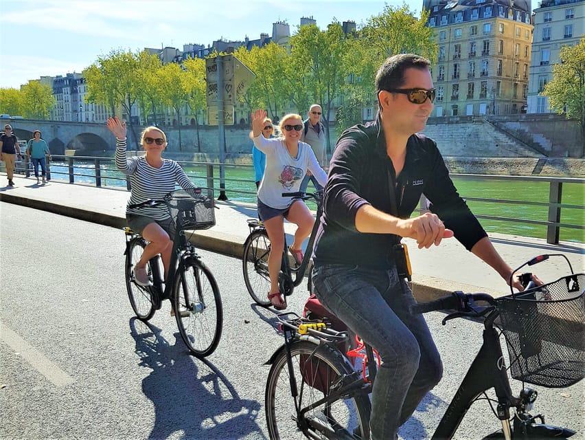 Paris: City Treasures Bike Tour - Les Invalides and Marie Antoinette’s beheading square: the history you should not skip