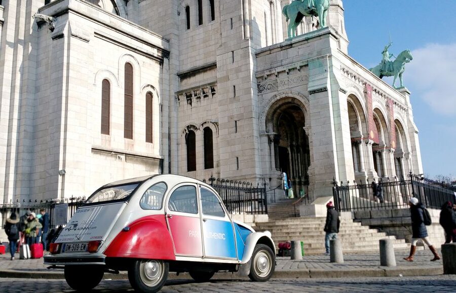 Paris: Classic Sites Tour by Vintage Citroen 2CV - Ecole Militaire, Les Invalides, and Pont Alexandre III Photo Moments