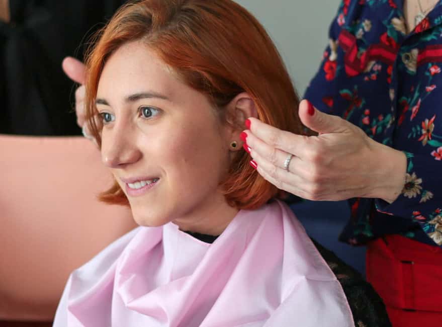Paris: Color analysis - Step 1: The Draping Method Tests Your Face With Real Fabrics