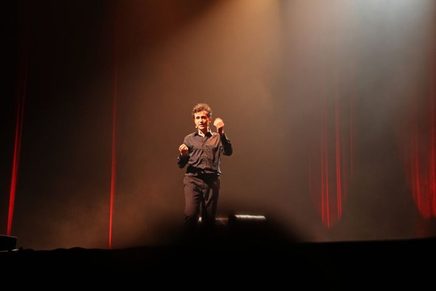 Paris: Comedy Show in English - How to Become a Parisian - Comedy that targets cultural misunderstandings, not just jokes