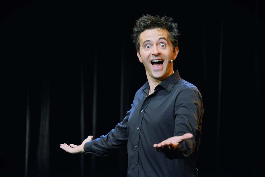 Paris: Comedy Show in English - How to Become a Parisian - The included photo and theater time you don’t have to plan