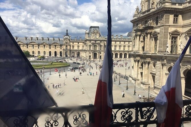 Paris: Complete Louvre Private Tour with Mona Lisa - Under Louis XIV at the Louvre Pyramid, you start with context
