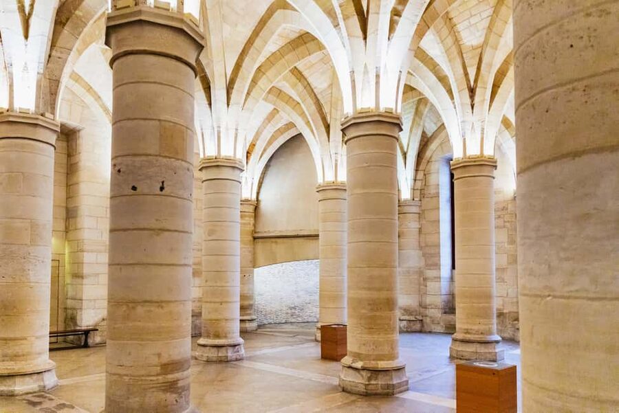 Paris: Conciergerie Ticket with Histopad - Where the Conciergerie fits in the French Revolution story