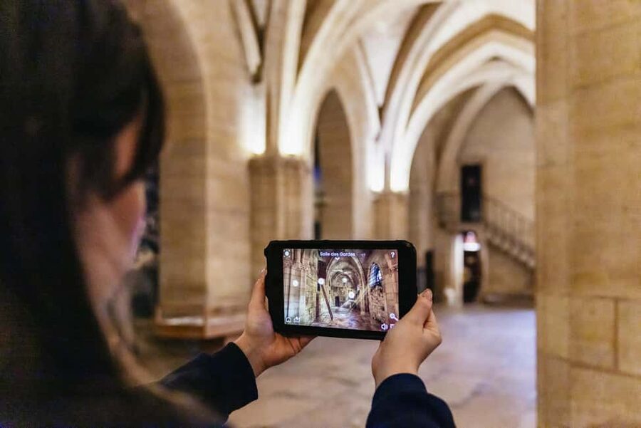 Paris: Conciergerie Ticket with Histopad - Self-guided visit plus audio guide: how to pace it well