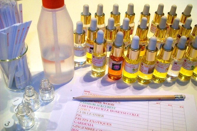 Paris Create your Own Perfume Workshop with a Perfumer - Mixing three perfumes: turning preferences into real blends