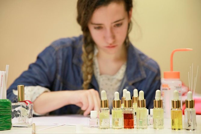Paris Create your Own Perfume Workshop with a Perfumer - L’ABC du Parfum start point and the flow of the session