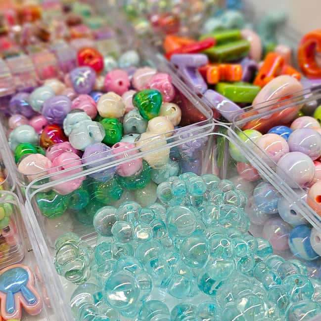 Paris: Create your phone strap, bag or keychain - Instructor Help, and Why Language Options Matter More Than You Think