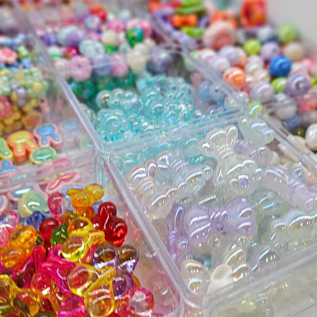 Paris: Create your phone strap, bag or keychain - Practical Tips So You Get a Charm You Love
