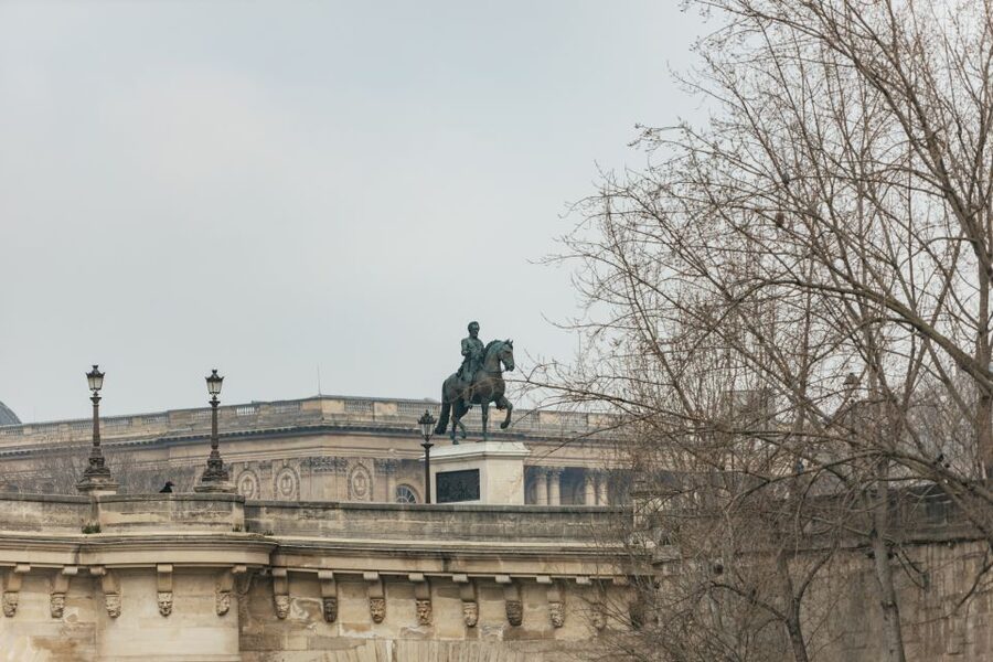 Paris: Cruise on the Saint-Martin Canal and the Seine River - Boat comfort, sound, and what to do about diesel smells