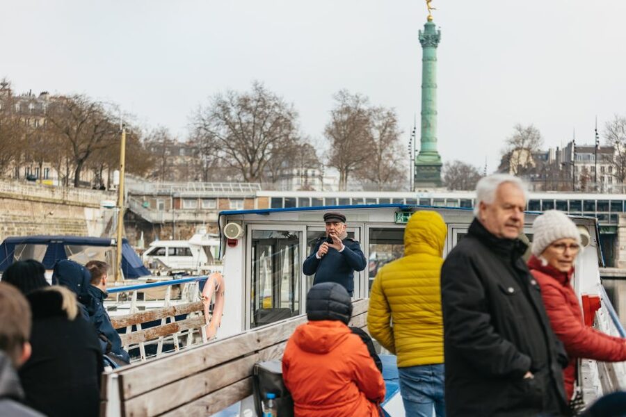 Paris: Cruise on the Saint-Martin Canal and the Seine River - The Seine sights you’ll actually see: Notre Dame and river island views