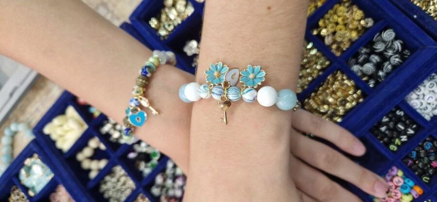 Paris: Custom Souvenir Bracelet Workshop - Best Times to Go, and What to Bring for a Smooth Workshop