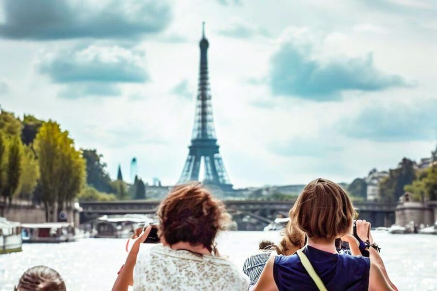 Paris: Day or Sunset Cruise with Drink, Ice Cream or Dessert - Getting to Bateaux Parisiens, and why the pier location is a big deal