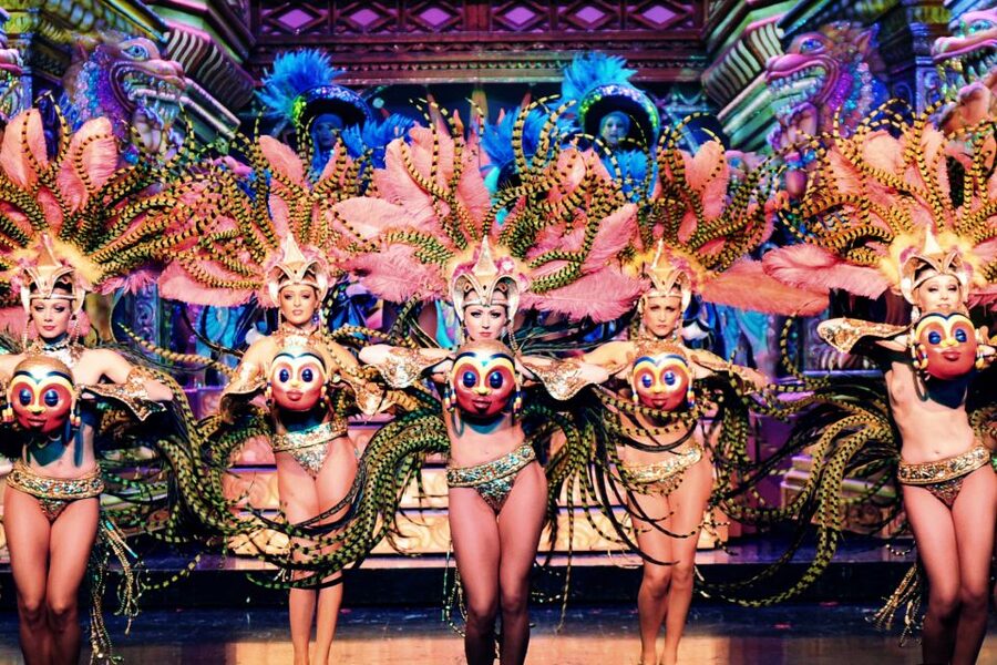 Paris: Dinner Show at the Moulin Rouge - Best for couples, families who are ready for cabaret, and first-timers