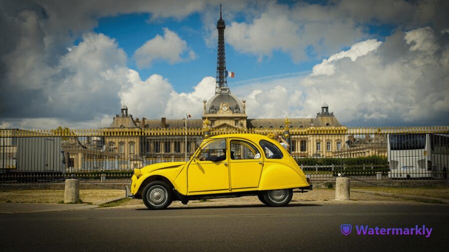 Paris: Discover Paris 2CV - A Classic 2CV Turns Paris Traffic Into a Sightseeing Win
