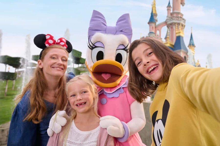 Paris: Disneyland Paris Ticket with Transfer - Where the day begins: Hotel Pullman Paris Bercy meeting point