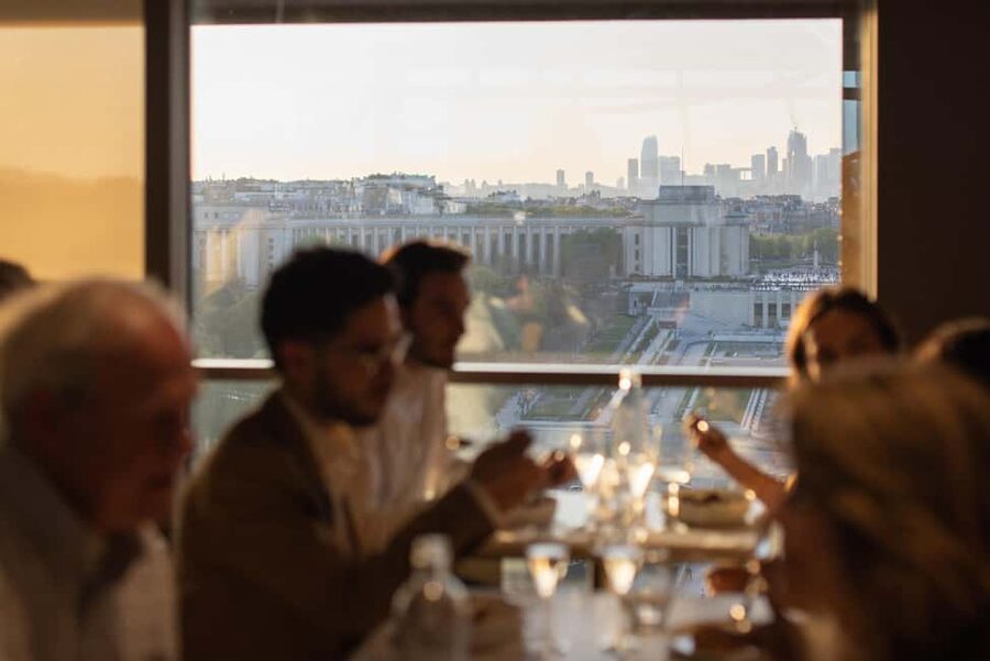 Paris: Early Dinner at Madame Brasserie in the Eiffel Tower - Getting there smoothly: 6:00 PM ticket pickup and the south entrance