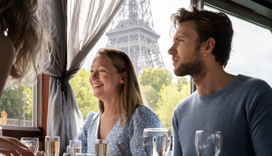 Paris: Early Evening Dinner Cruise on the River Seine - Window Seats and Viewing Strategies That Actually Work