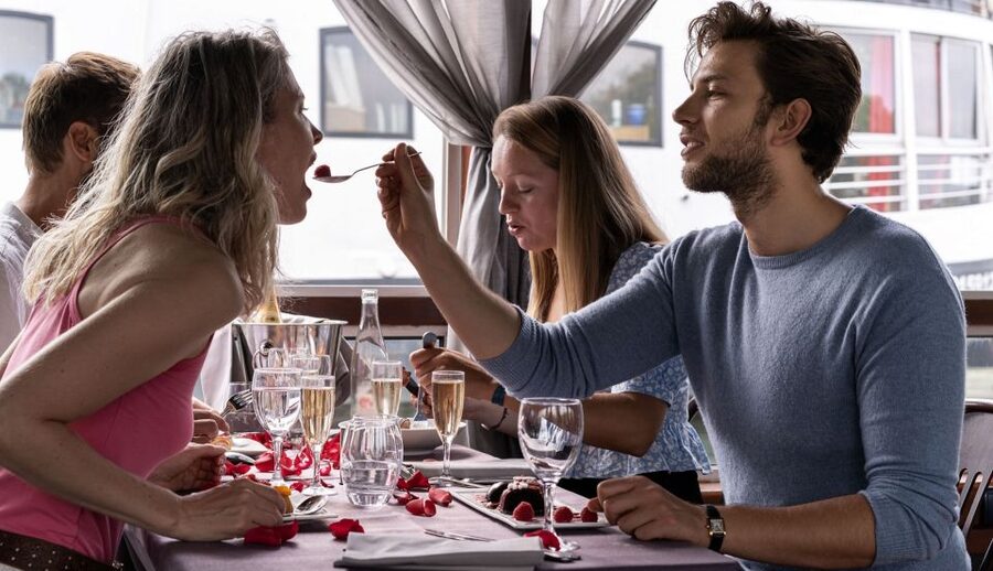 Paris: Early Evening Dinner Cruise on the River Seine - Price and Value: Is It Worth $100 for 75 Minutes?