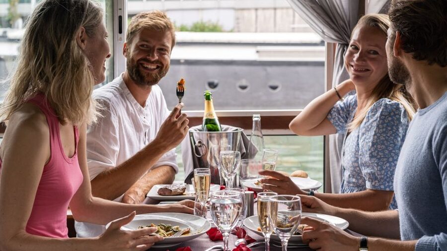 Paris: Early Evening Dinner Cruise on the River Seine - Where You Board at Port Solferino (And Why Arrival Time Matters)